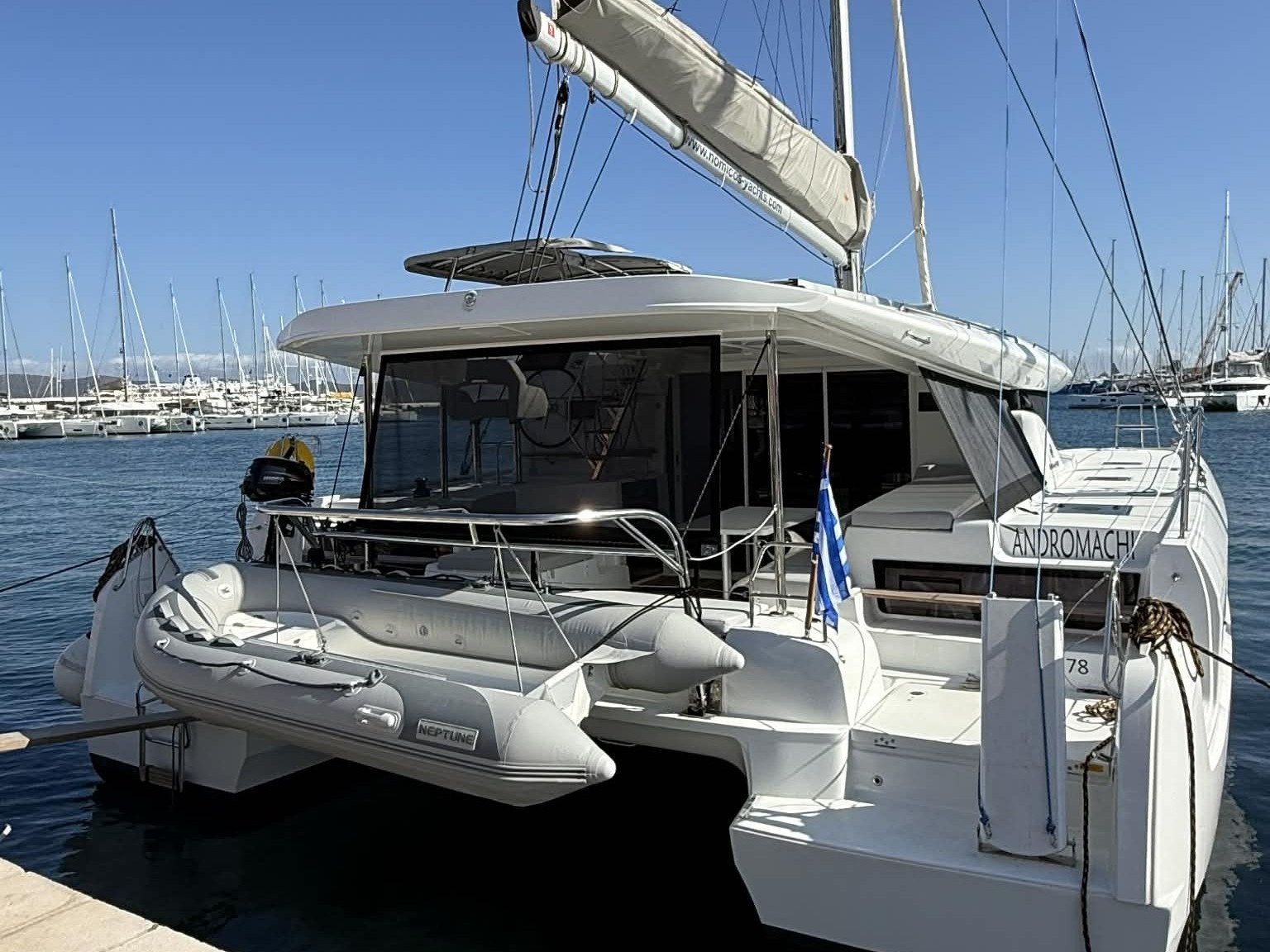 Lagoon 43 — photo 1