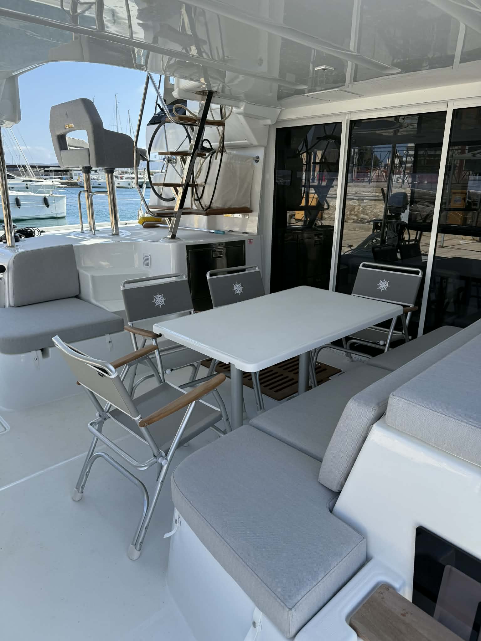Lagoon 43 — photo 8