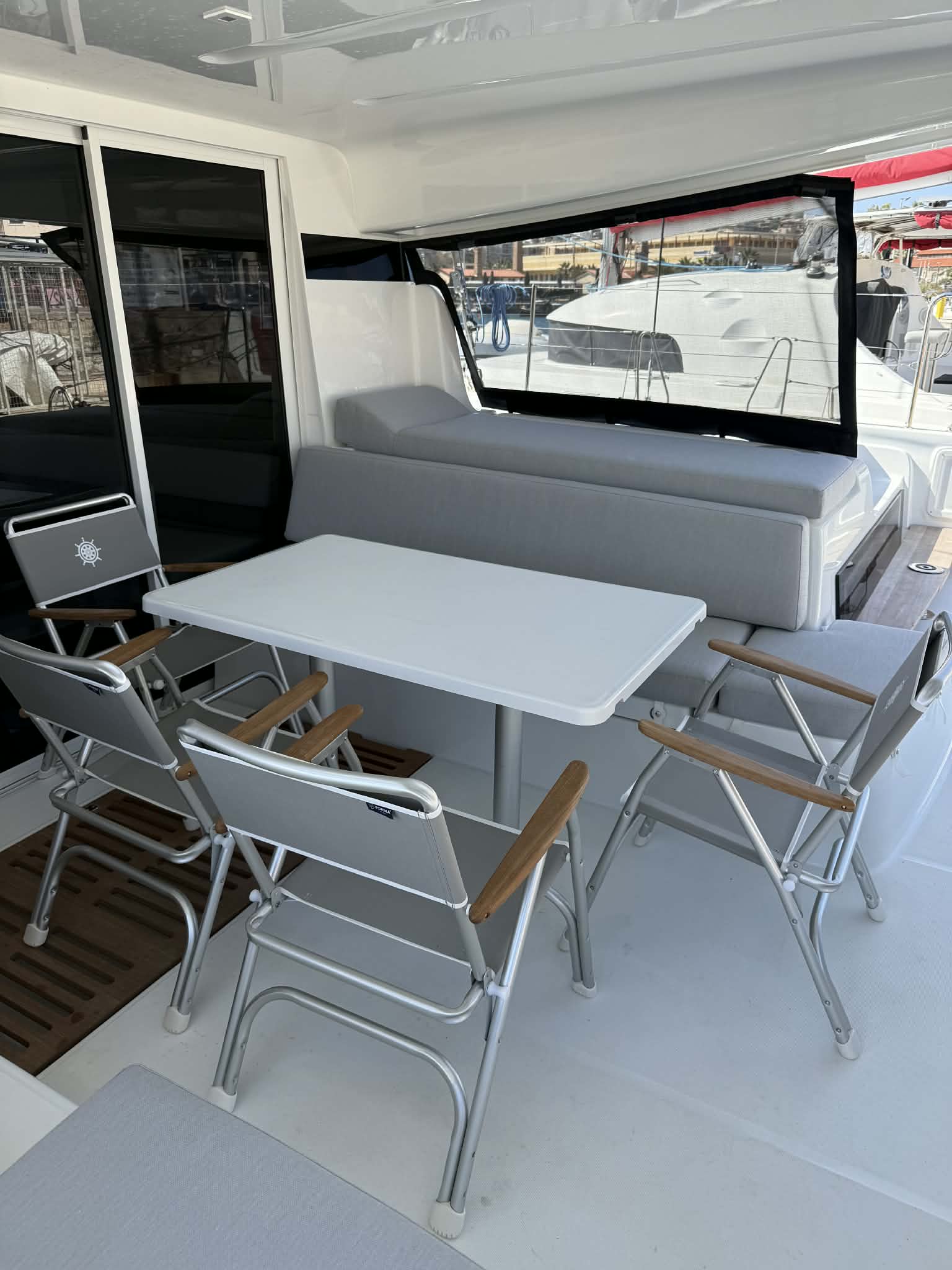 Lagoon 43 — photo 16