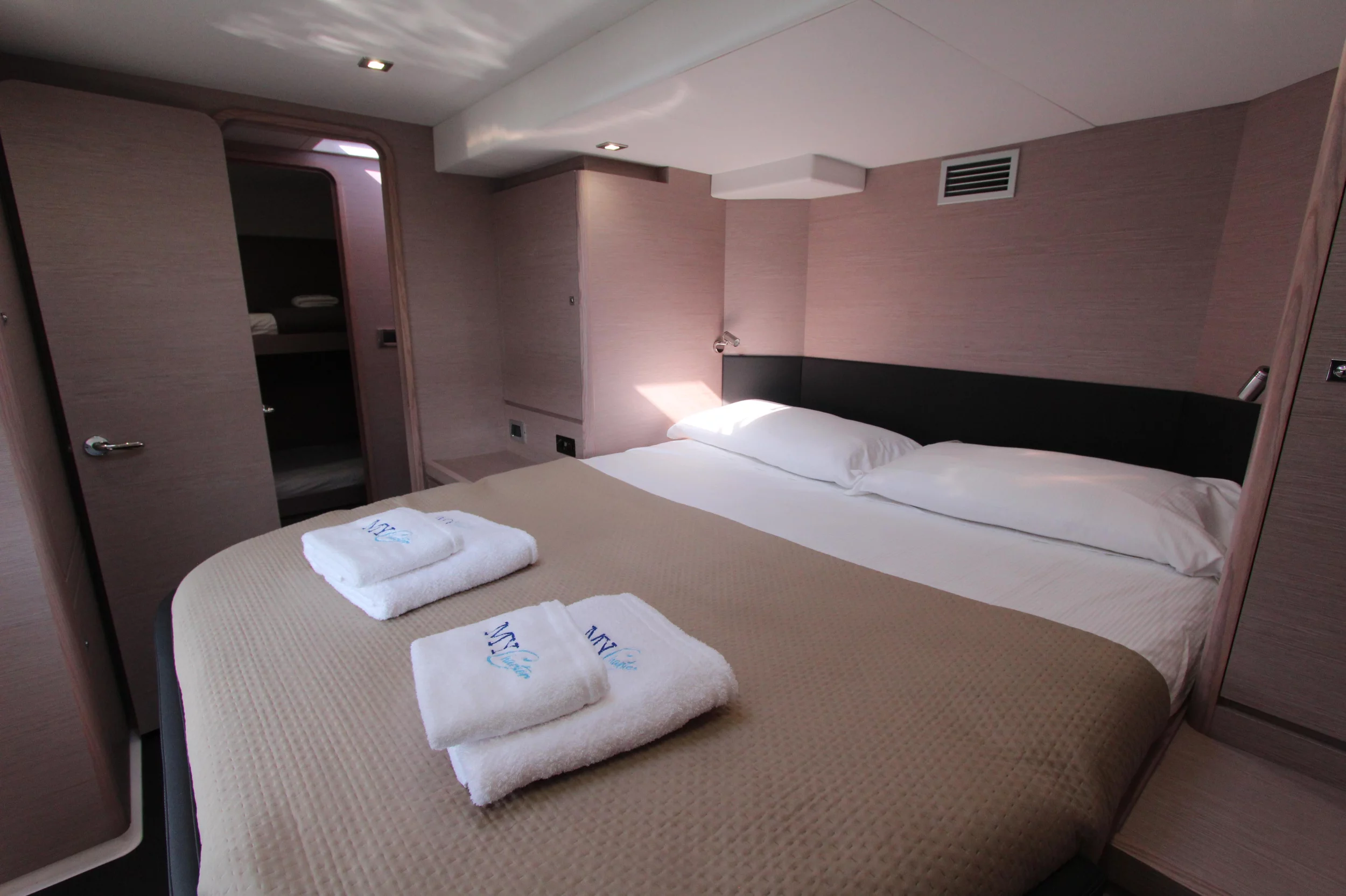 Dufour Catamaran 48 5c+5h (Lublu)  - 44