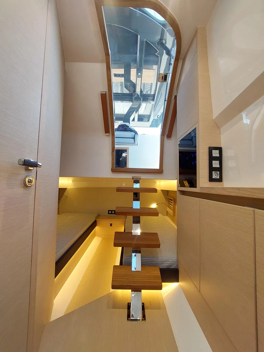 Tesoro T40 (Matija) cabin2 - 2