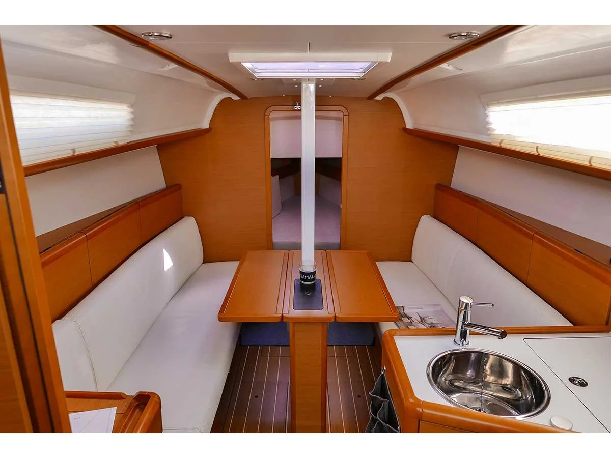 Sun Odyssey 33i (Ribellina) Interior image - 11