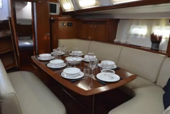 Oceanis 523 Clipper (Blue Magic)  - 4