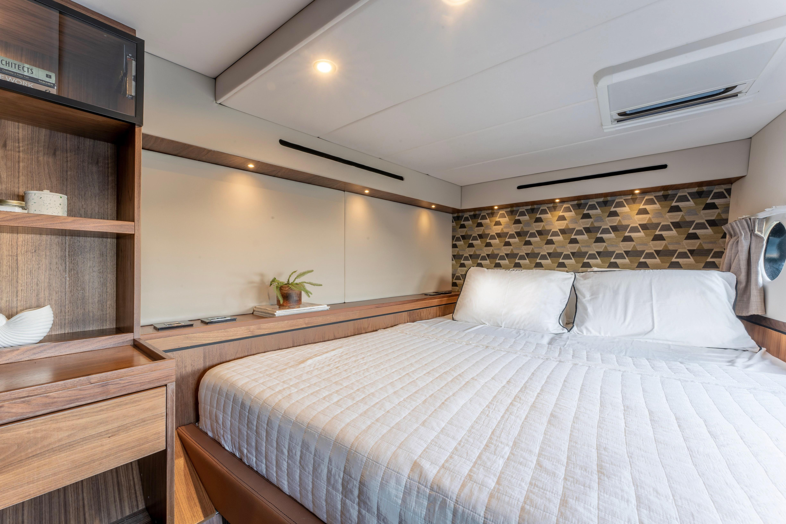 Catamaran J-Yachts — photo 15
