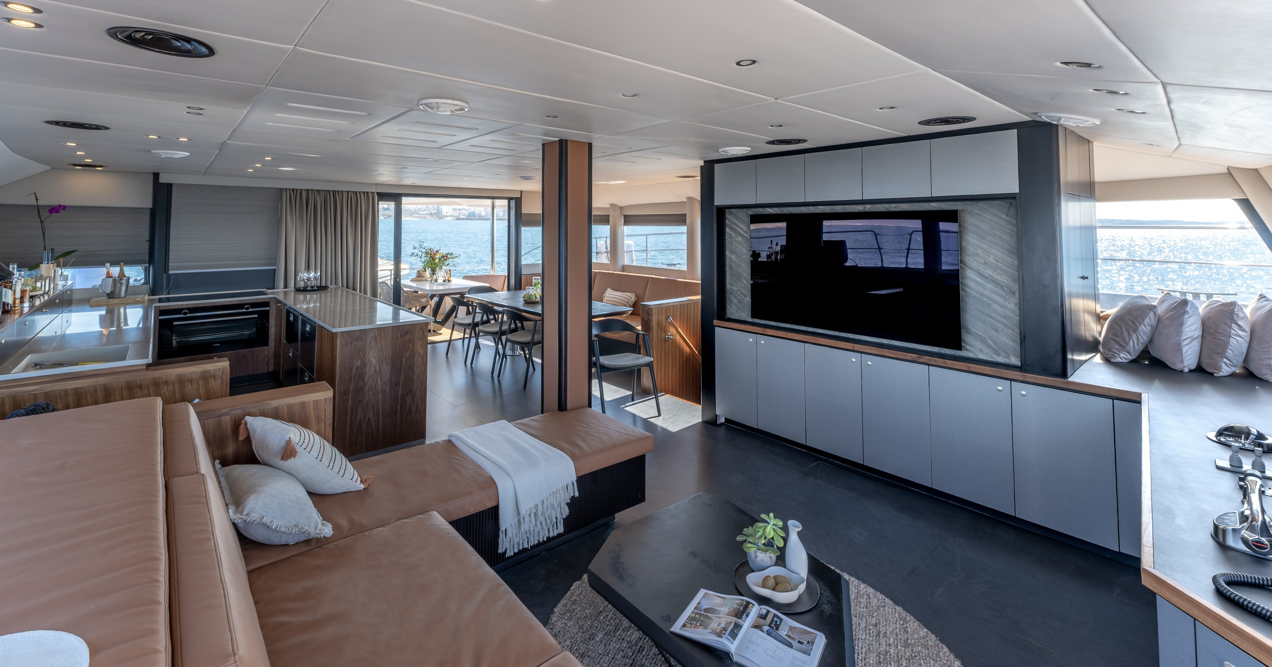 Catamaran J-Yachts — photo 14