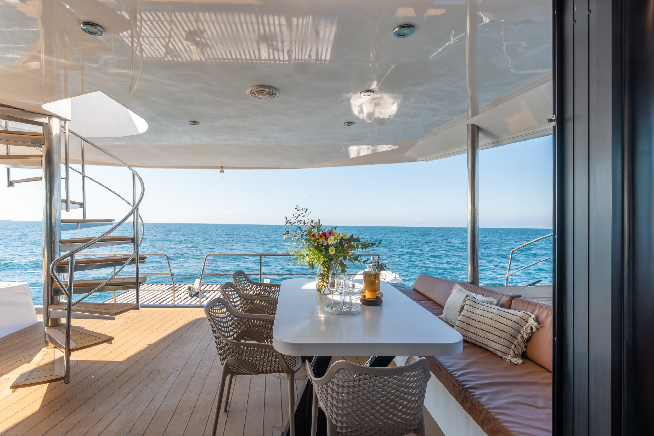 Catamaran J-Yachts — photo 5