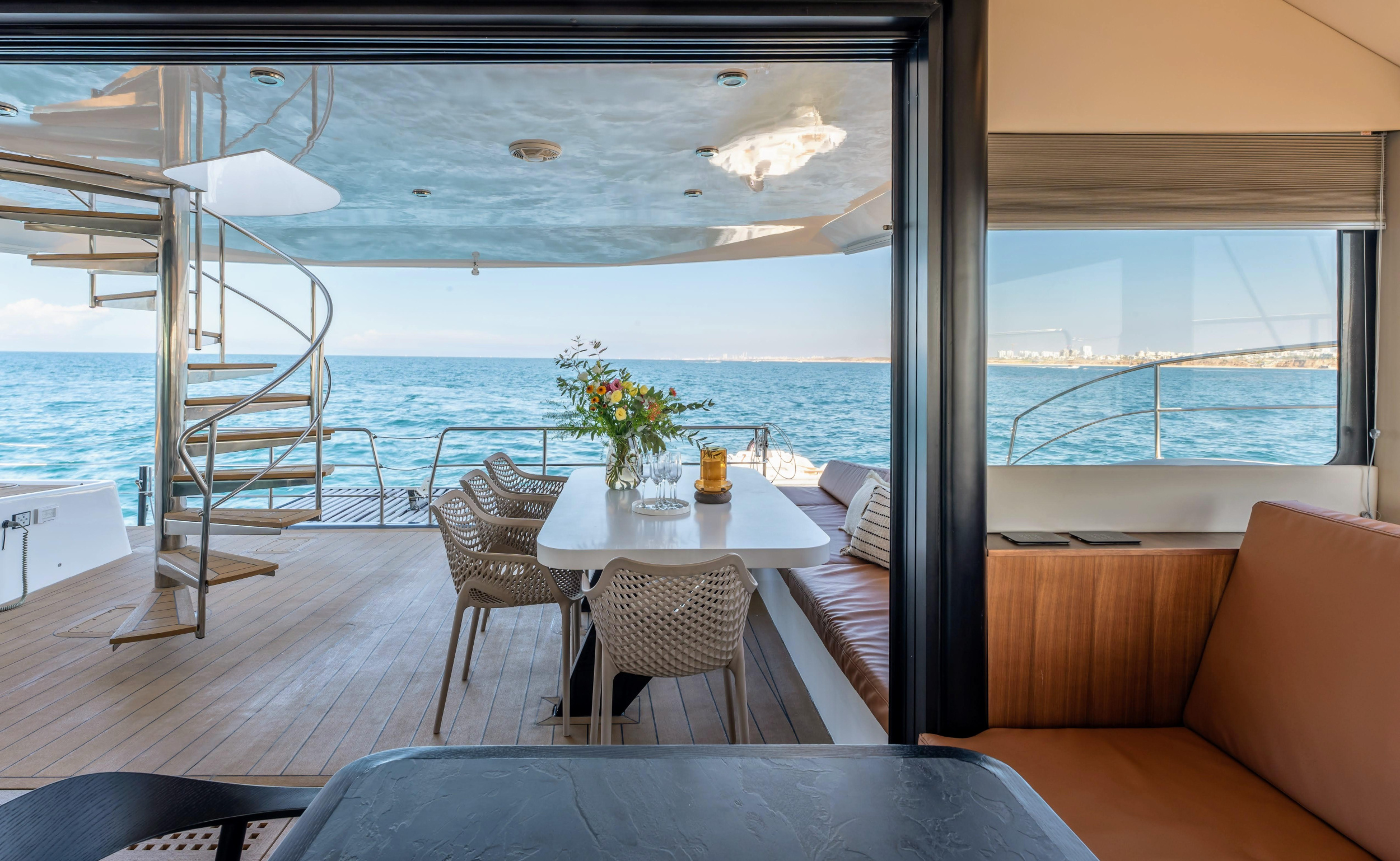 Catamaran J-Yachts — photo 3