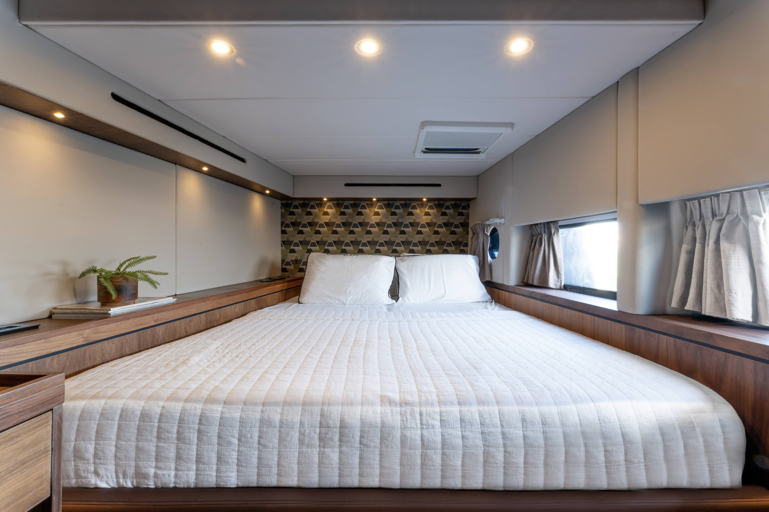Catamaran J-Yachts — photo 11
