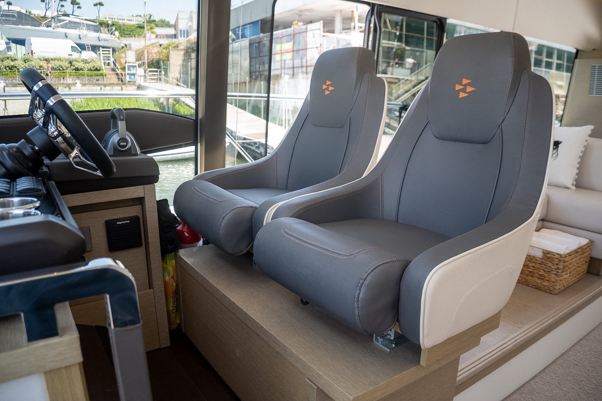 Prestige 520 S — photo 11