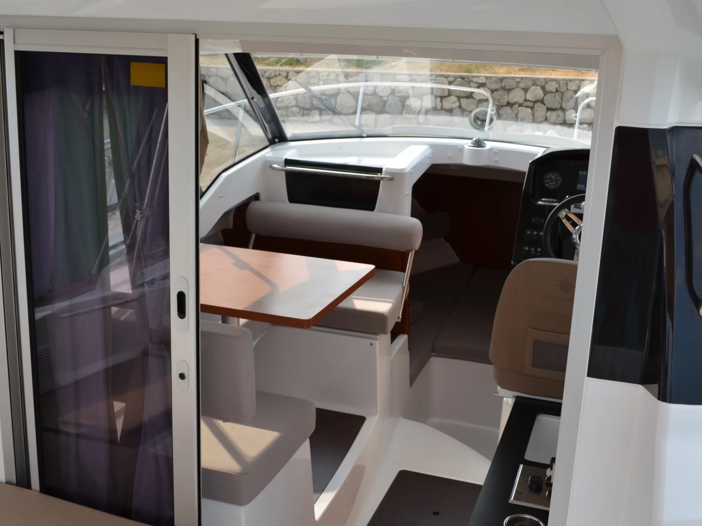 Merry Fisher 795 (MF 795) Interior image - 13