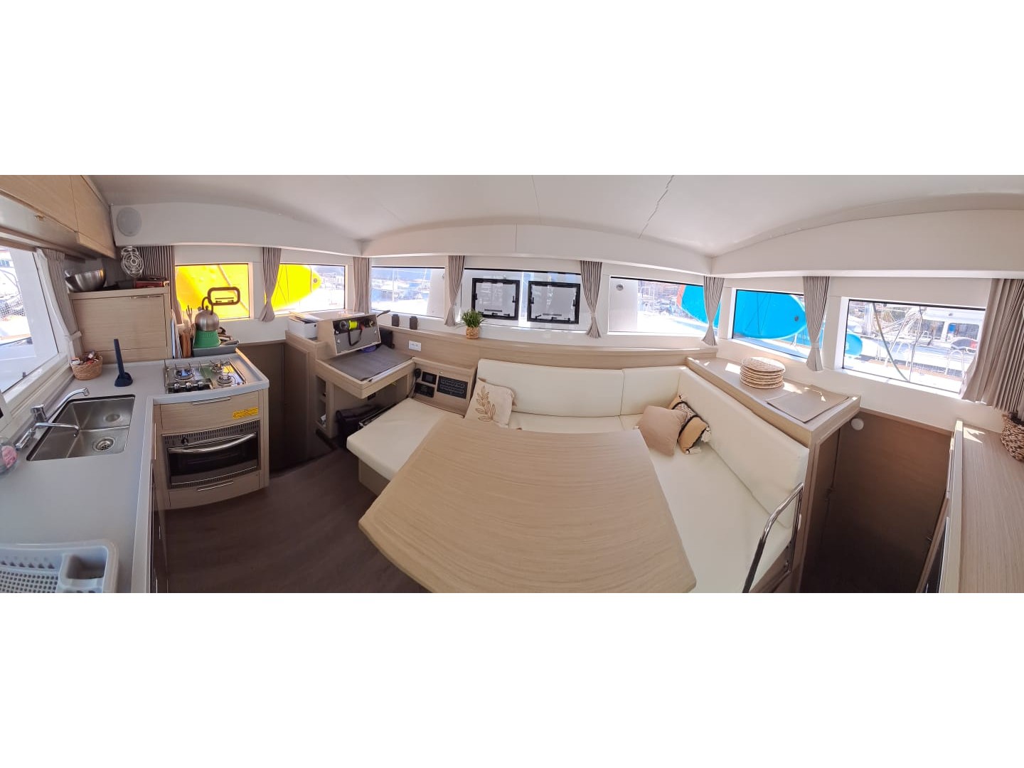 Lagoon 40 — photo 10
