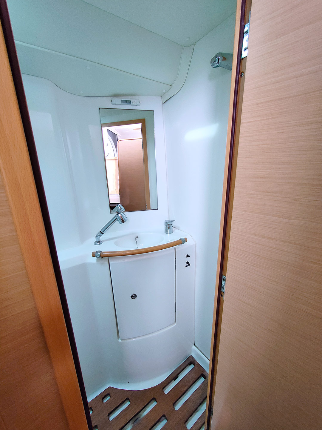 Photo #8 - Lagoon 380 (Double Bubble) en Saint Tropez - 15991