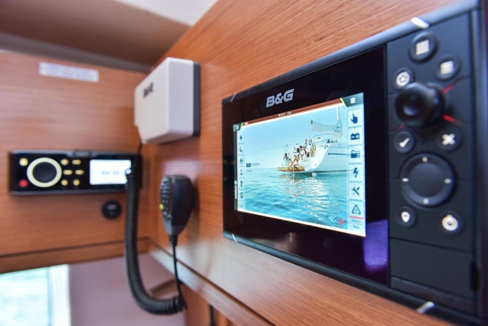 Bavaria C45 Holiday — photo 16