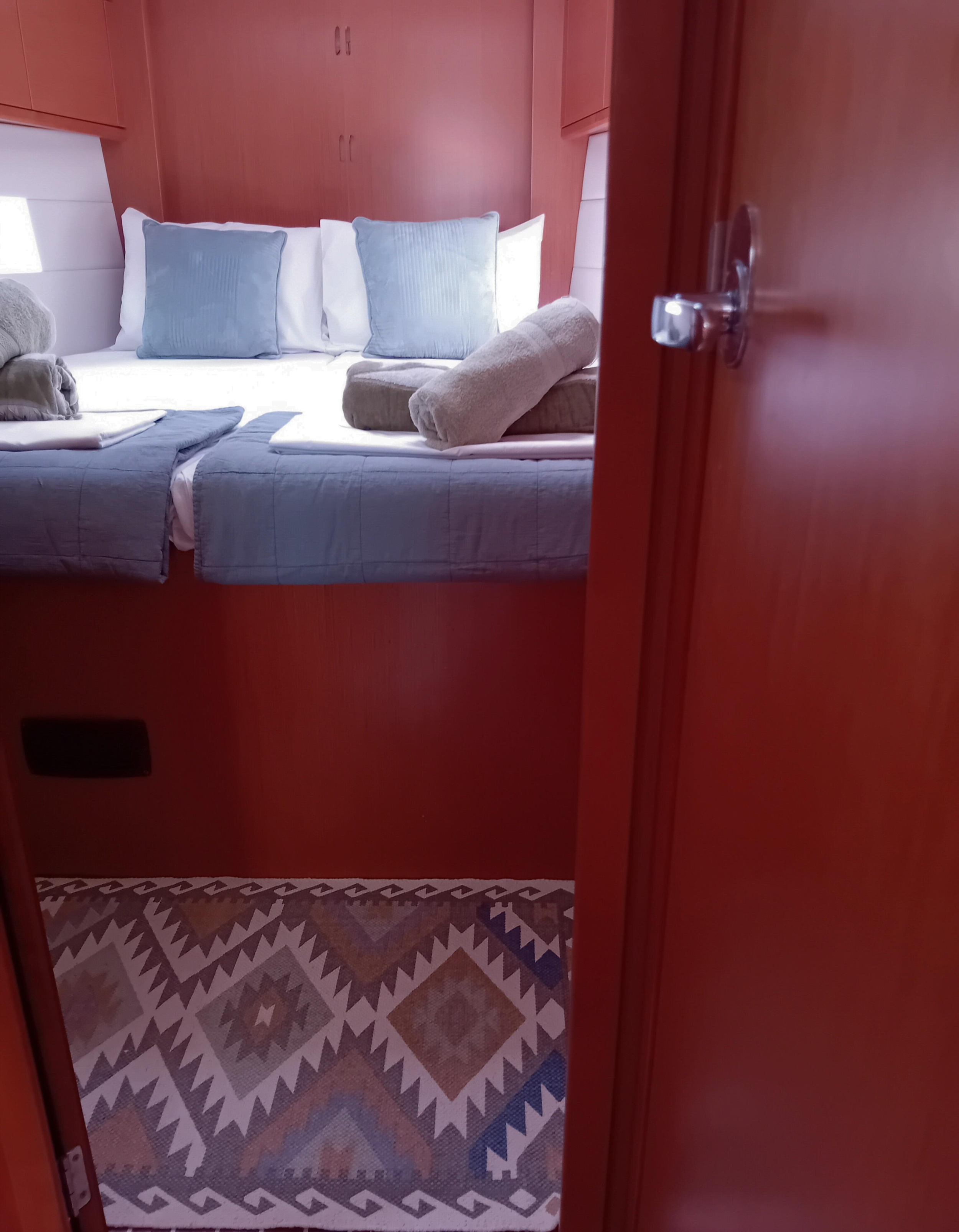 Bavaria C45 Holiday — photo 27