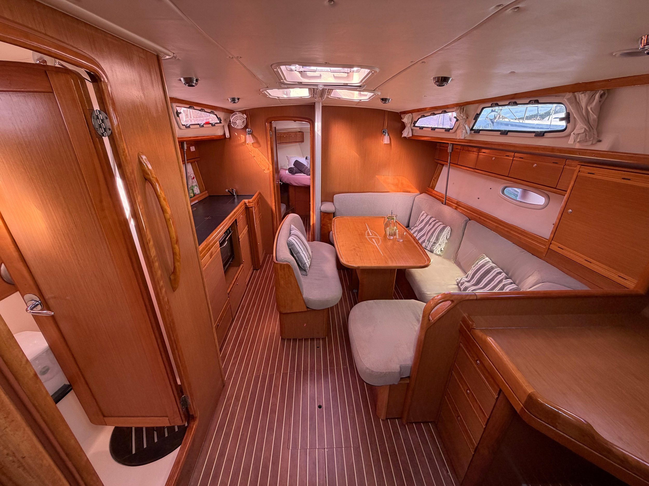 Bavaria Cruiser 40 — photo 4