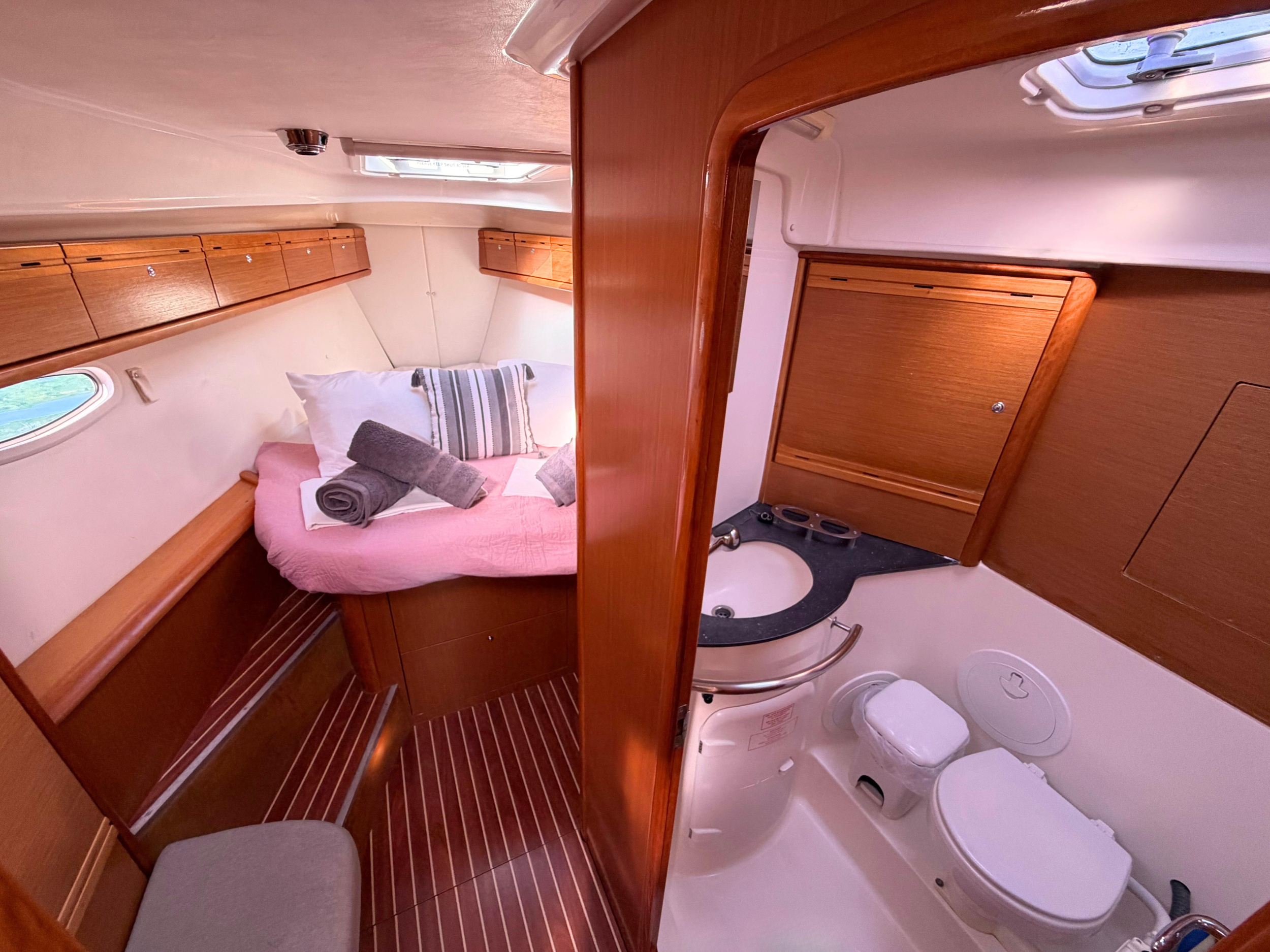 Bavaria Cruiser 40 — photo 9