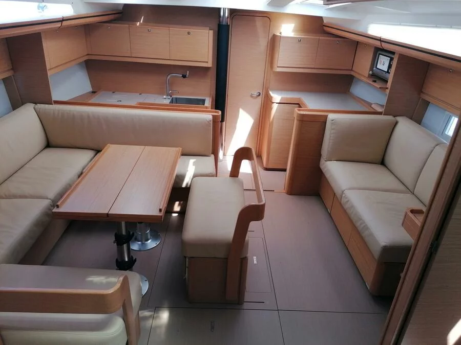 Dufour 520 Grand Large (Malù) Interior image - 3