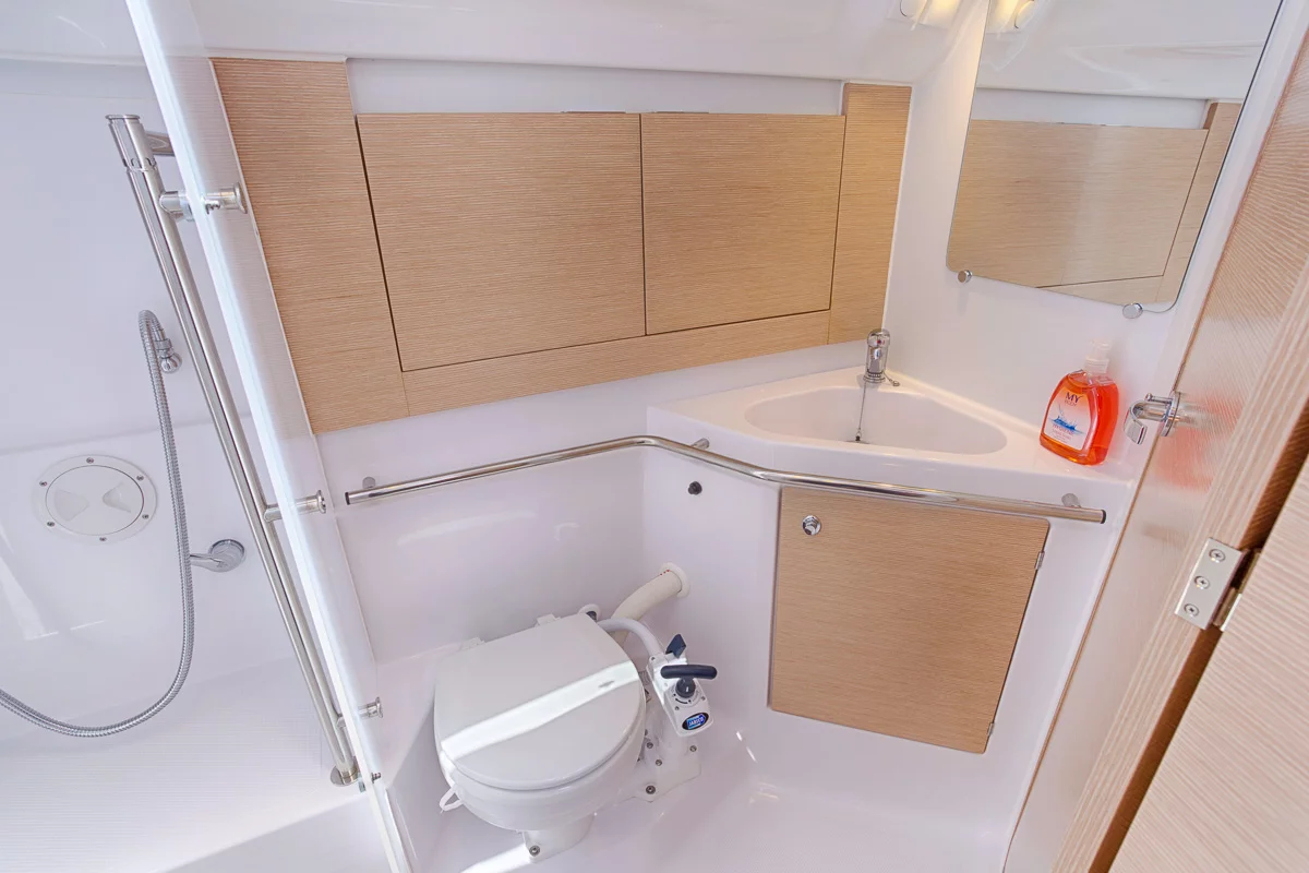 Elan 45 Impression (LION) Elan 45 Impression Charter Croatia - 9