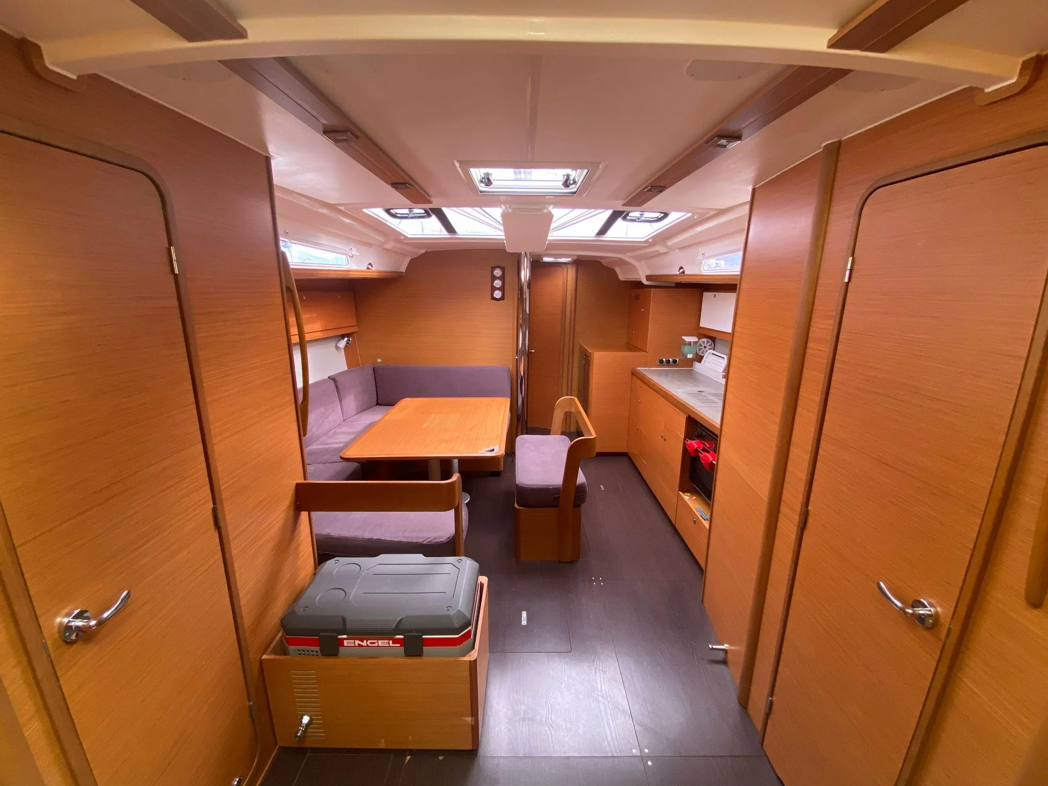Dufour 430 GL (Kummsal) Interior image - 1