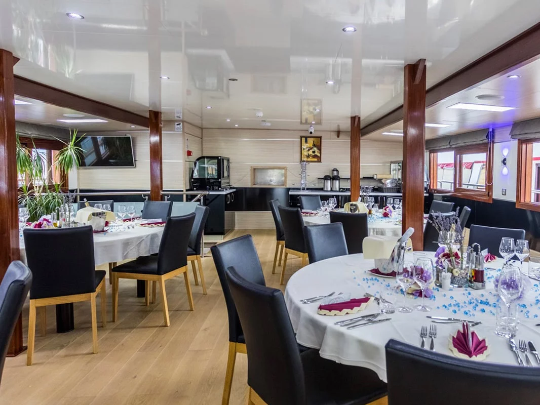 Motoryacht Karizma (Karizma) Interior image - 1