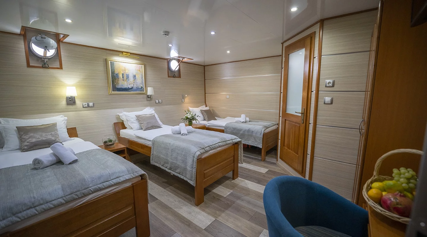 Motoryacht Karizma (Karizma)  - 14