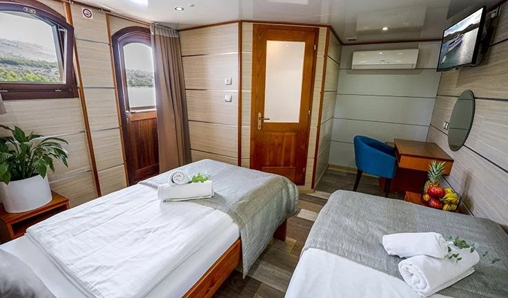 Motoryacht Karizma (Karizma)  - 8