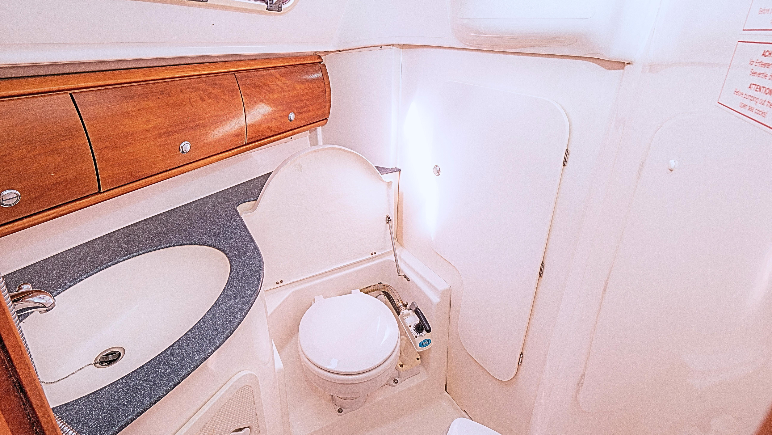 Bavaria Cruiser 32 — photo 8