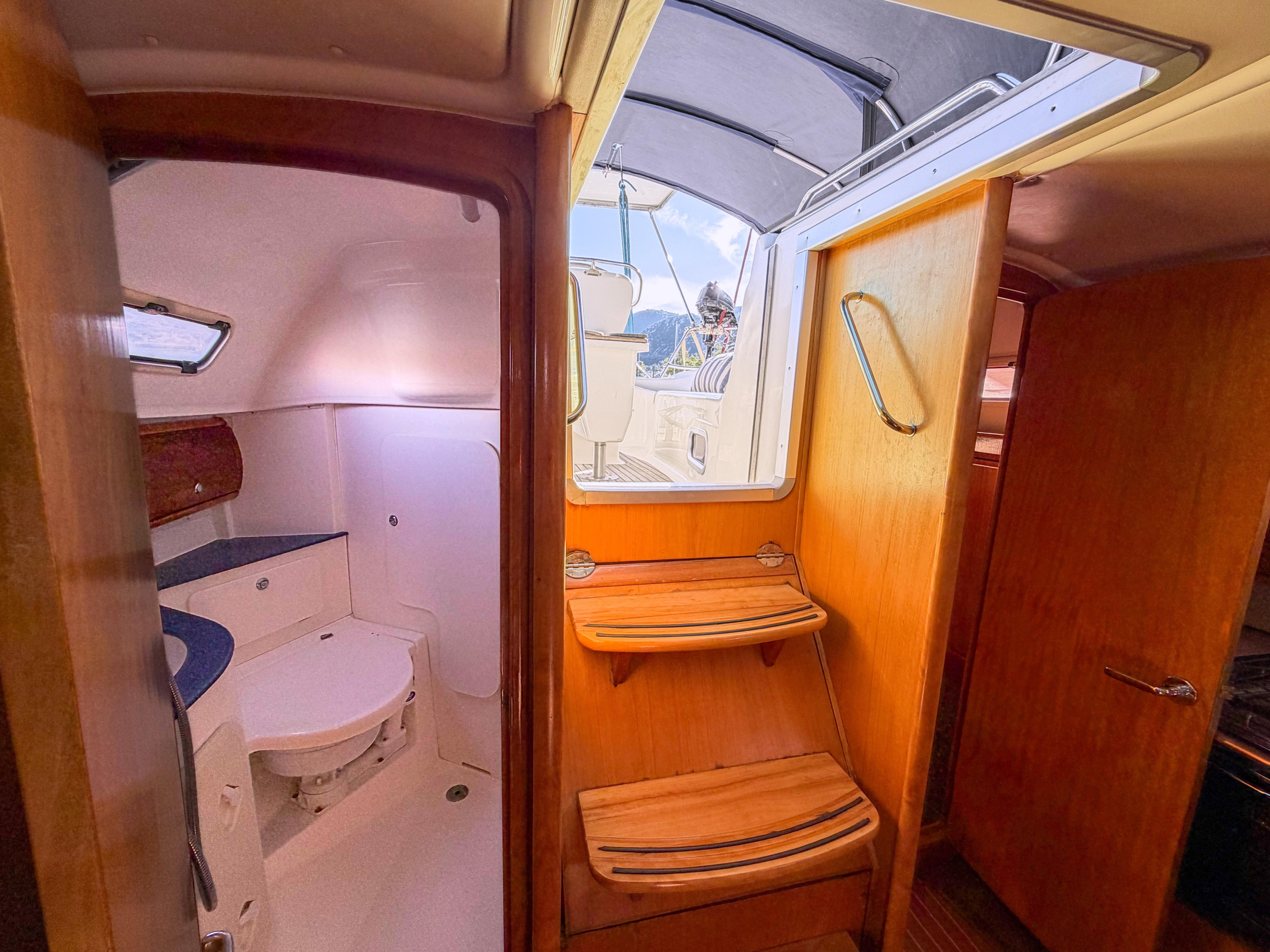 Bavaria Cruiser 32 — photo 11