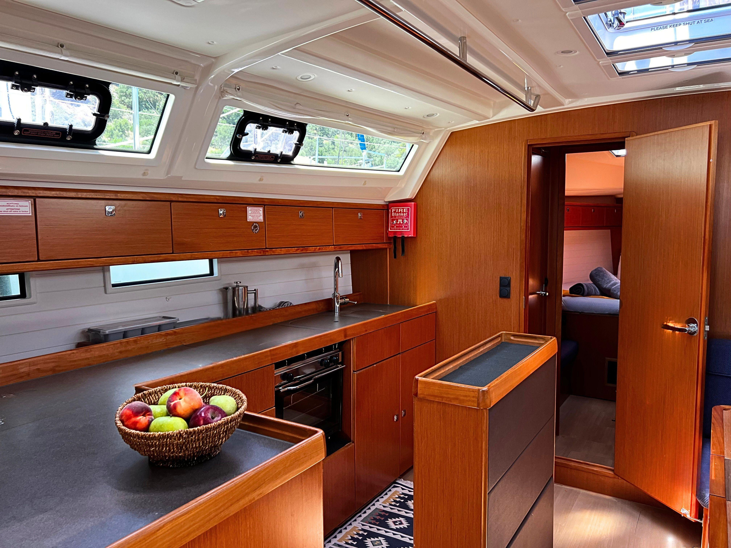 Bavaria 46 Cruiser — photo 12