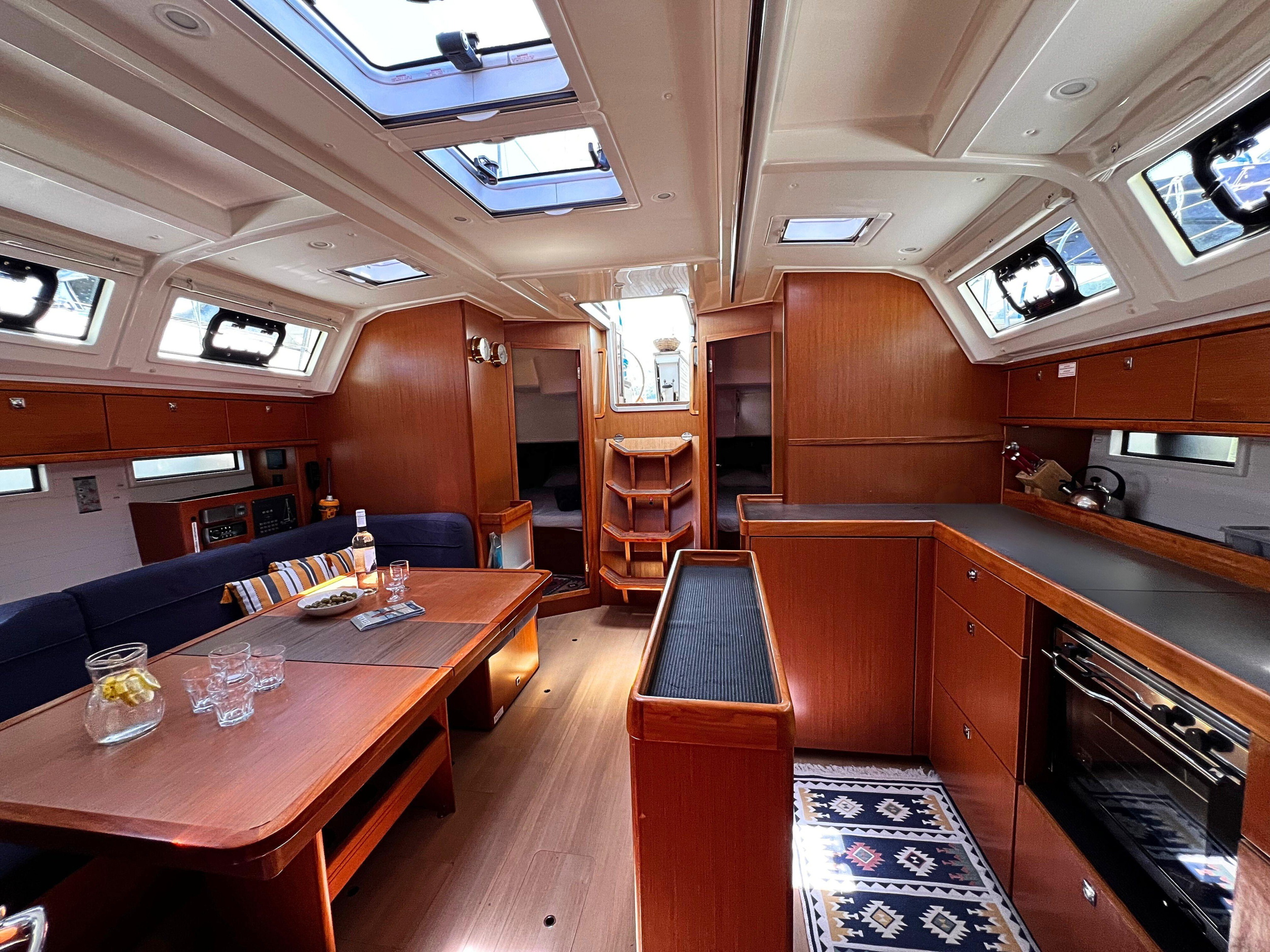 Bavaria 46 Cruiser — photo 11