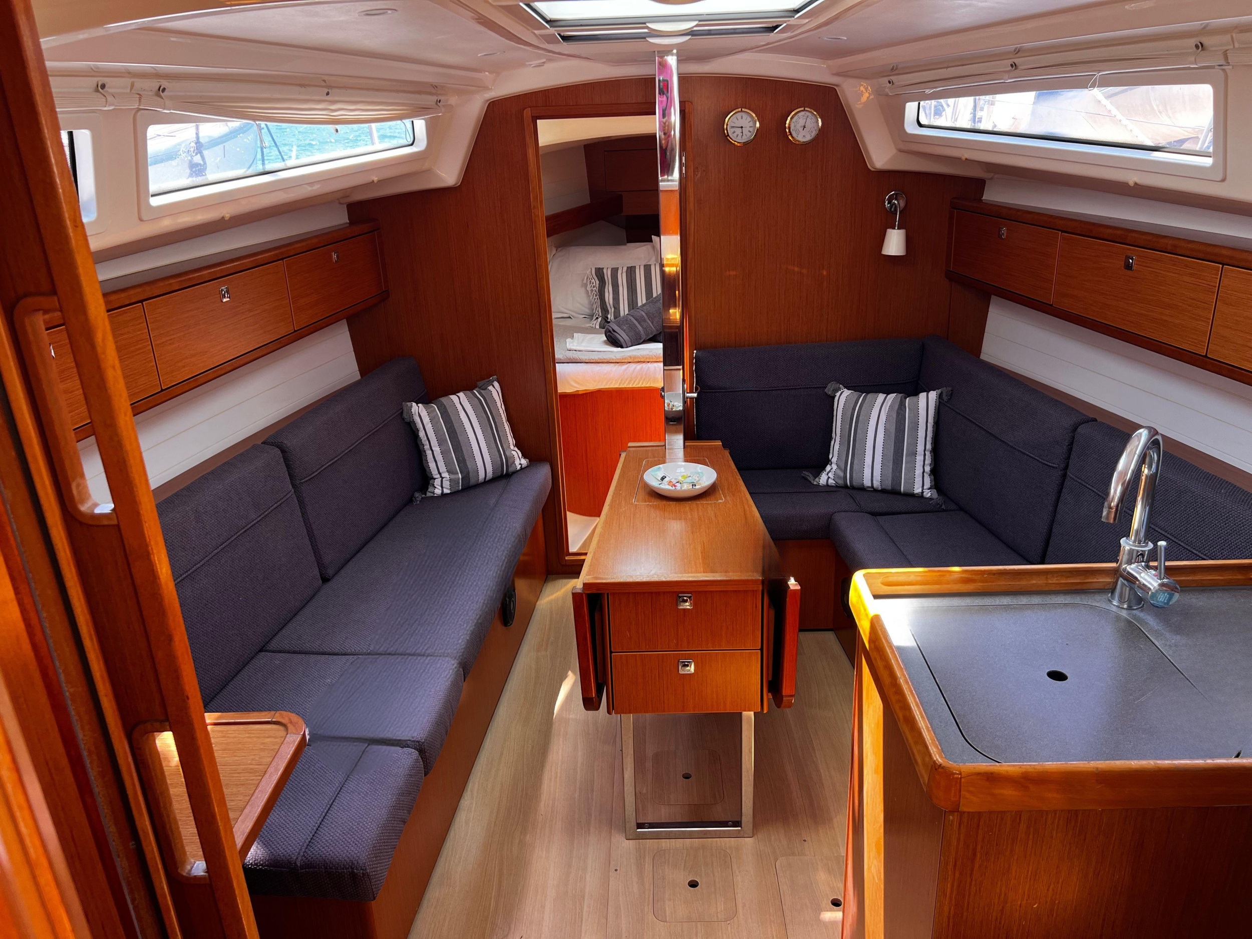 Bavaria Cruiser 33 — photo 4