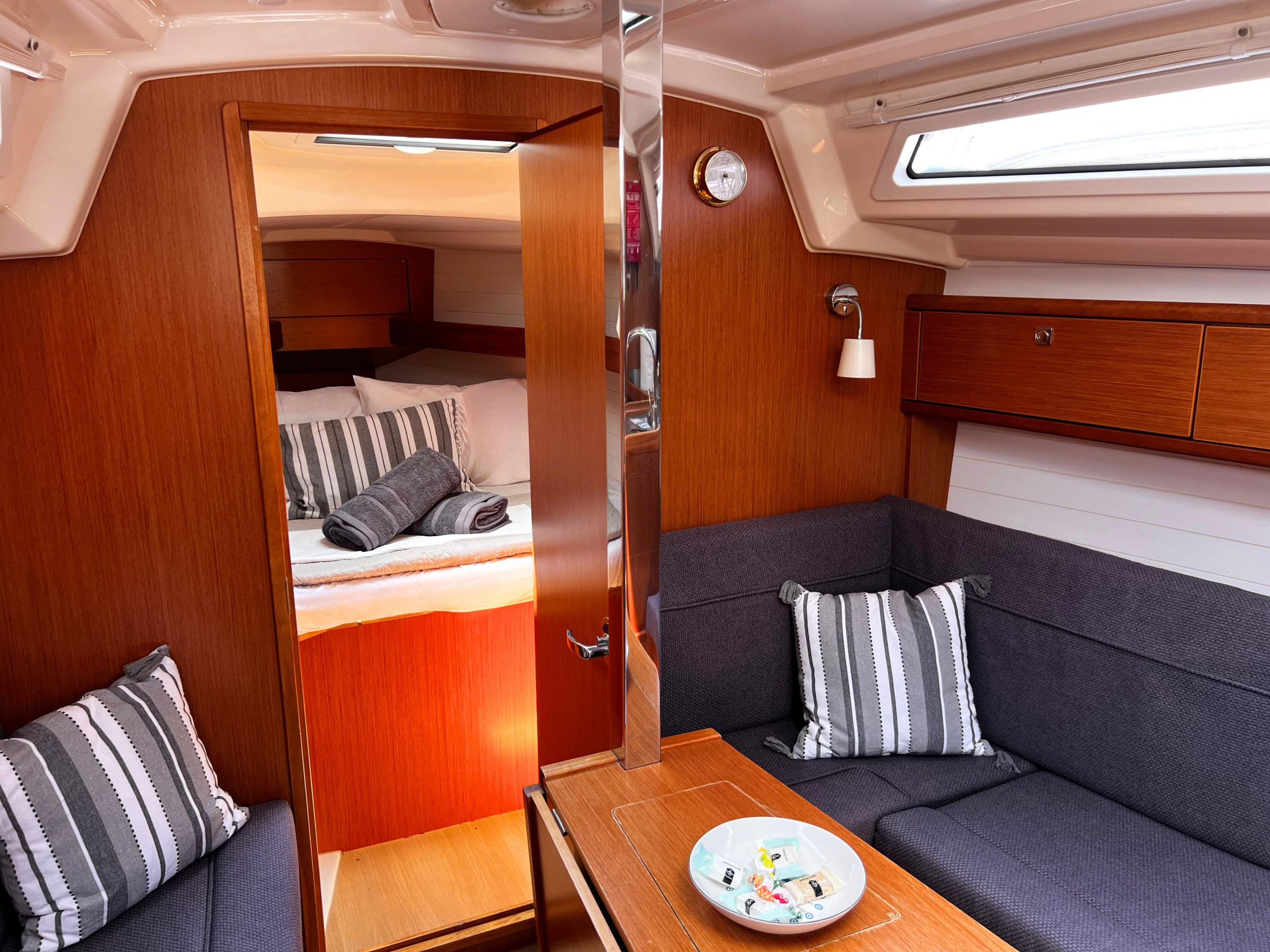 Bavaria Cruiser 33 — photo 8