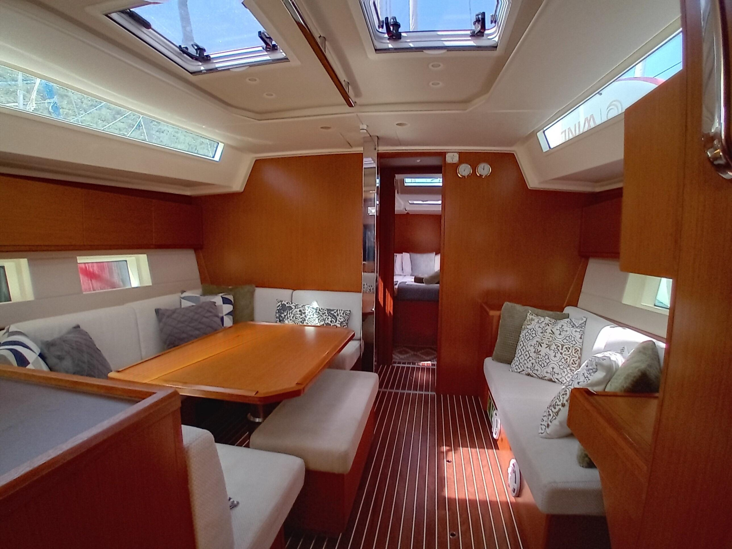 Bavaria C45 Holiday — photo 4