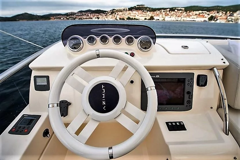 Azimut 47 Fly (Skyfall MY)  - 8