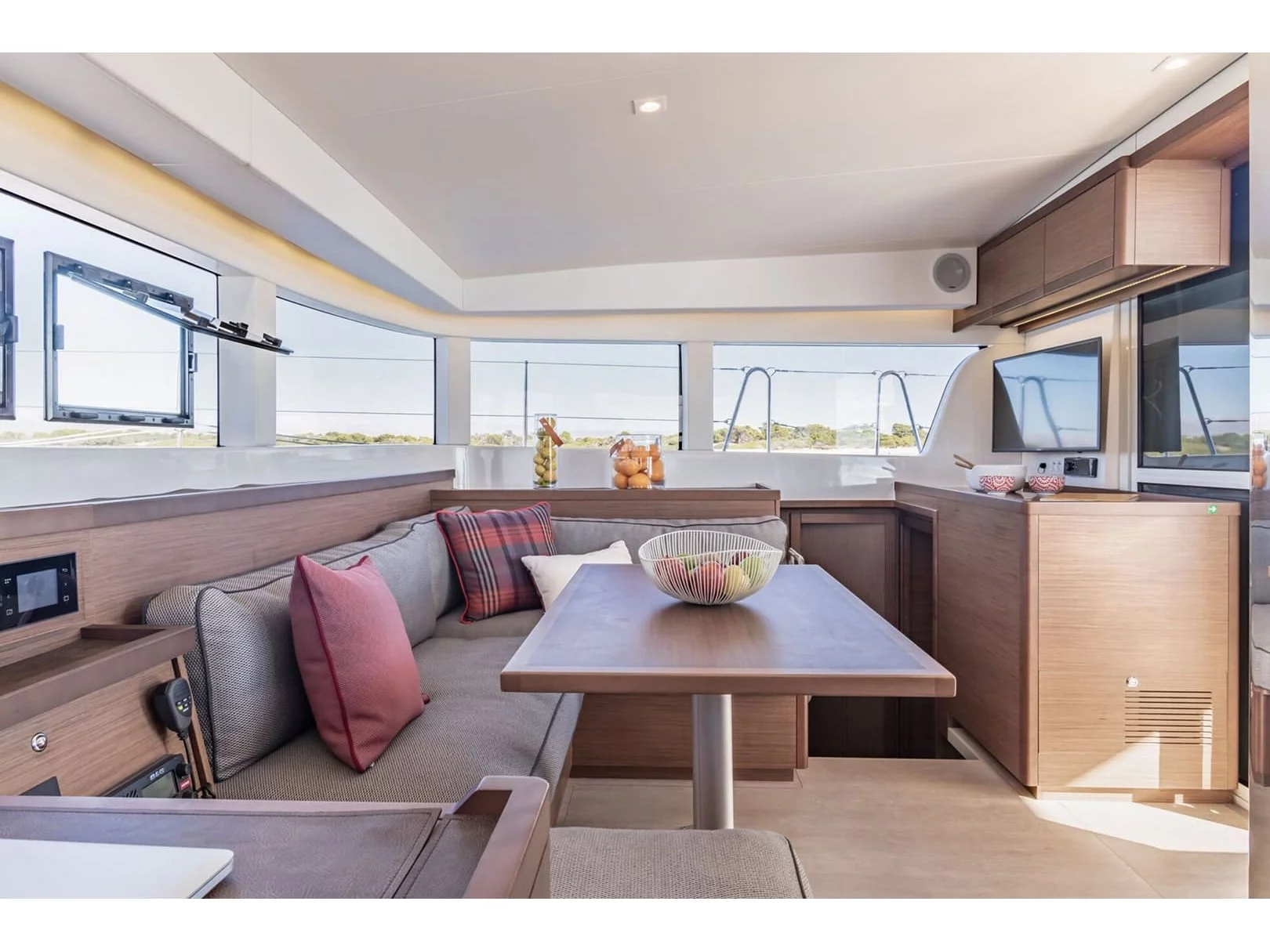 Lagoon 40 (Mizu) Interior image - 4