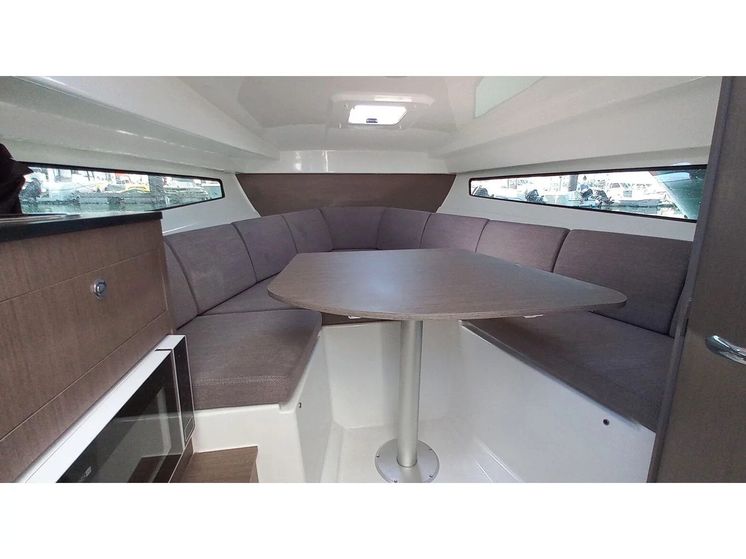 Beneteau Flyer 8 Sundeck (Beneteau 8) Interior image - 5