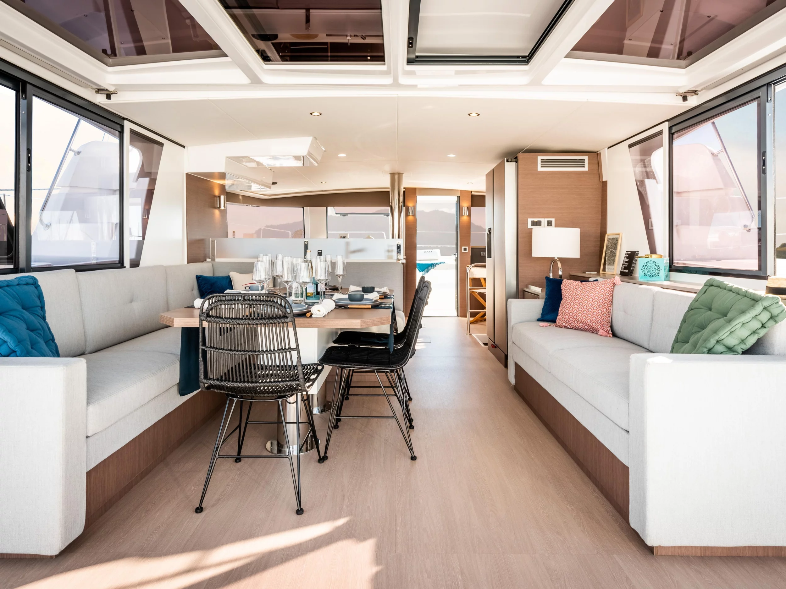 Bali 4.6 (1 peak) (PLATINIUM) Interior image - 7