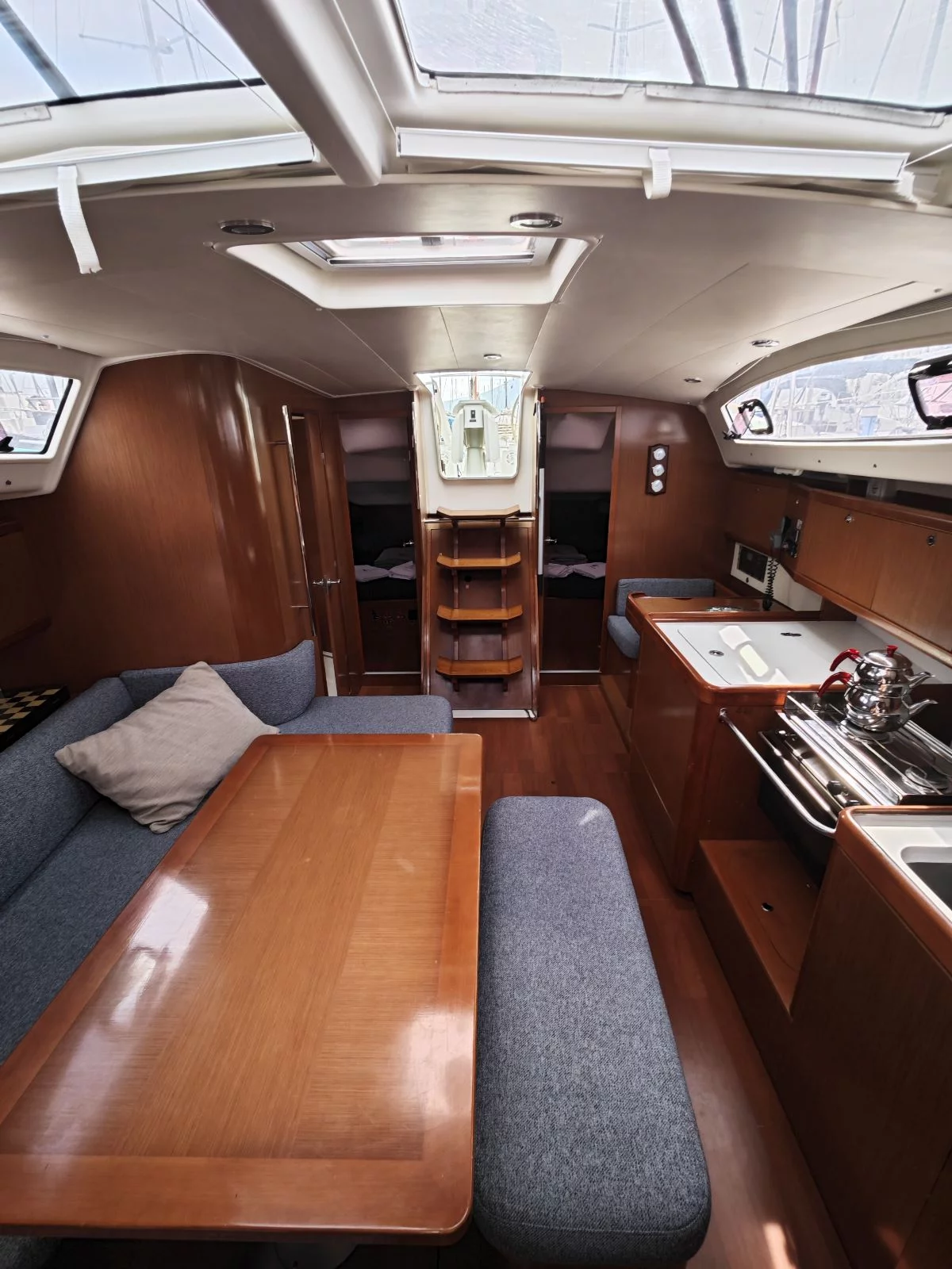 Oceanis 40 (Violet)  - 23