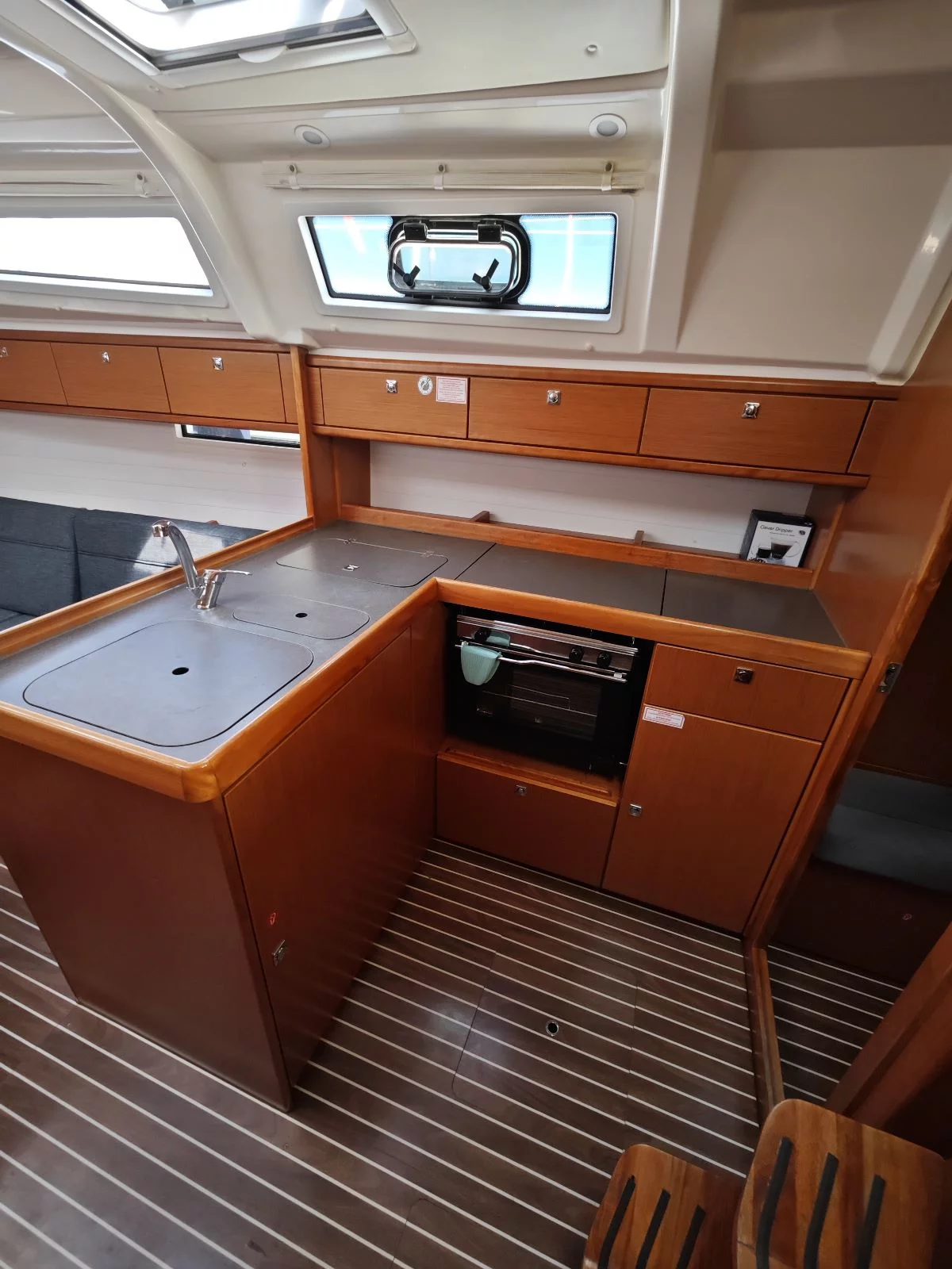 Bavaria Cruiser 37 (Almira)  - 12