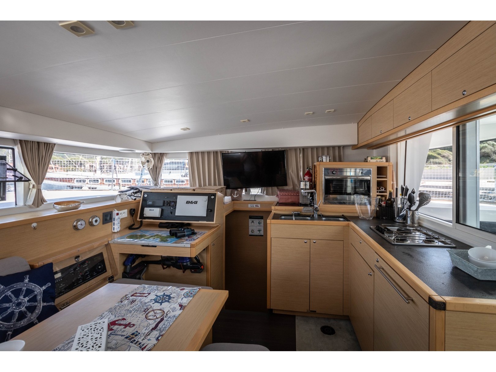 Lagoon 400 S2 — photo 3