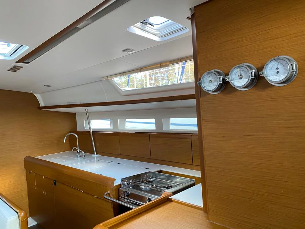 Sun Odyssey 519 (Alboran Pacharan (Majorca))  - 10