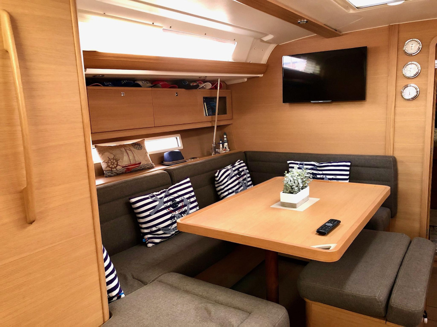 Dufour 450 Grand Large — photo 11