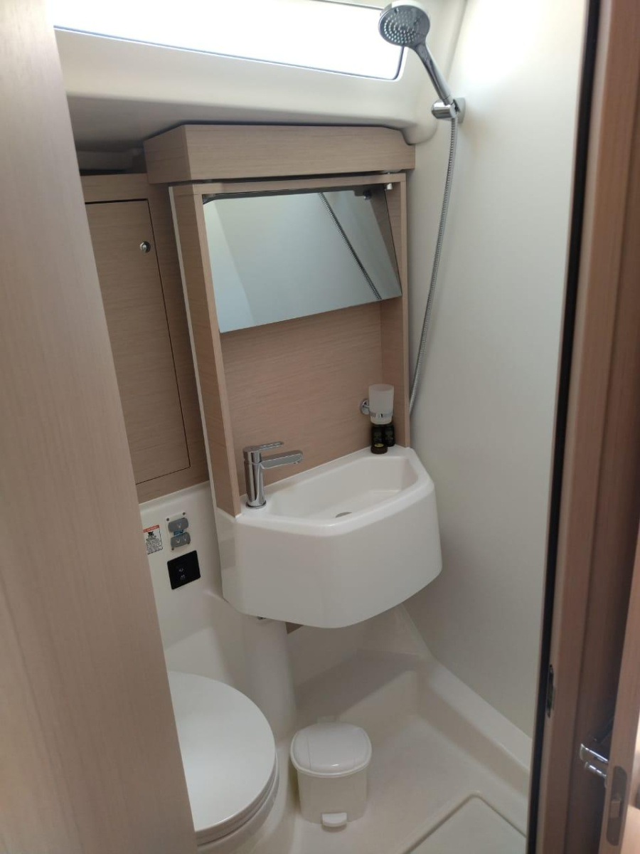 Oceanis 51.1 — photo 7