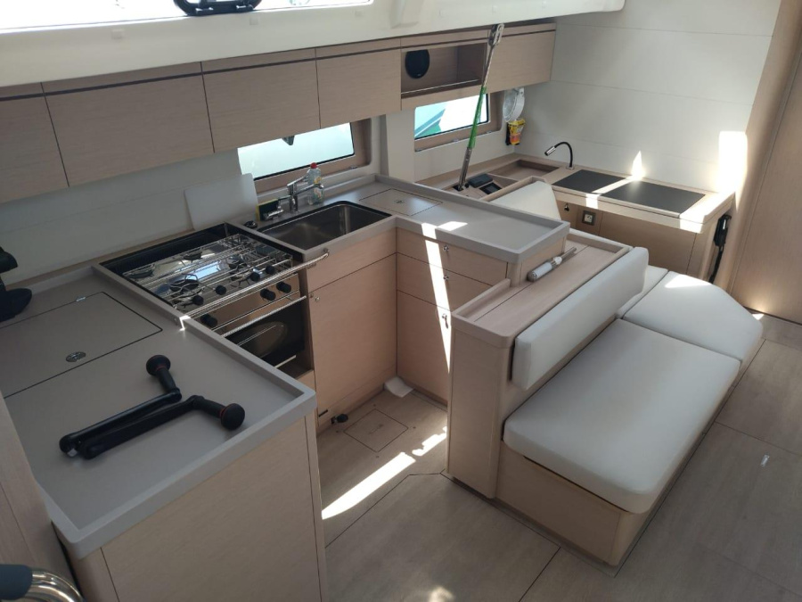Oceanis 51.1 — photo 9