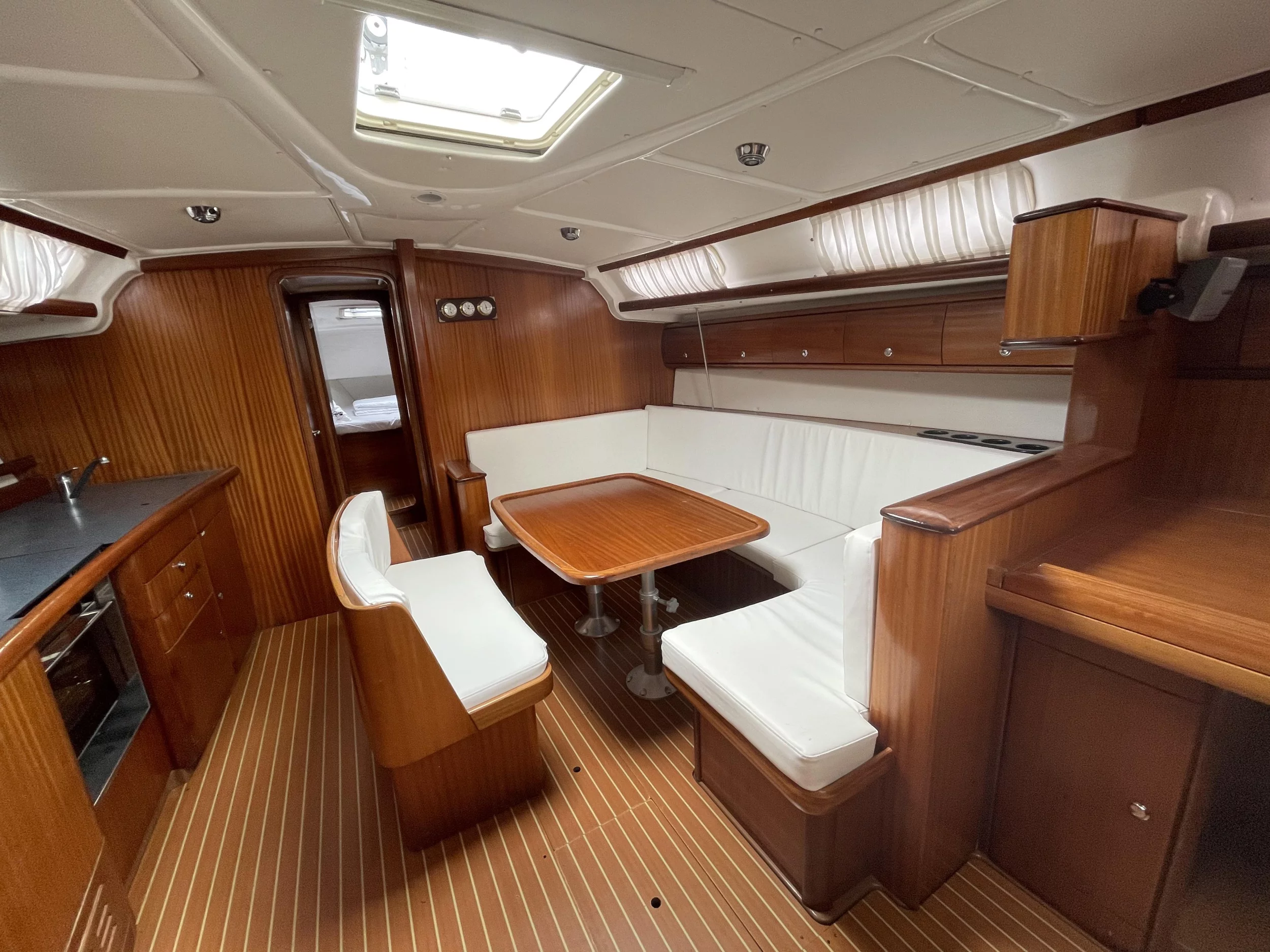 Bavaria 44 (MIRNA) Interior image - 5