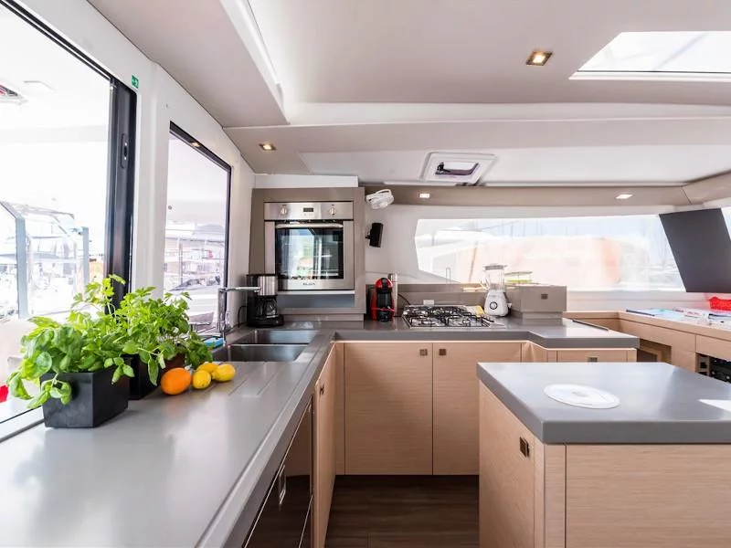 Saona 47 (SUNNY WAVE) Interior image - 5