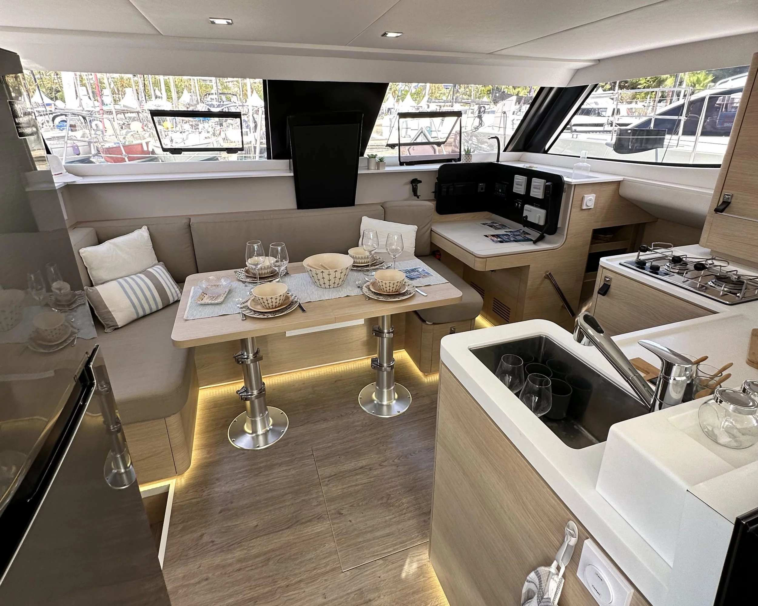 Aventura 37 (YaMas) Interior image - 7