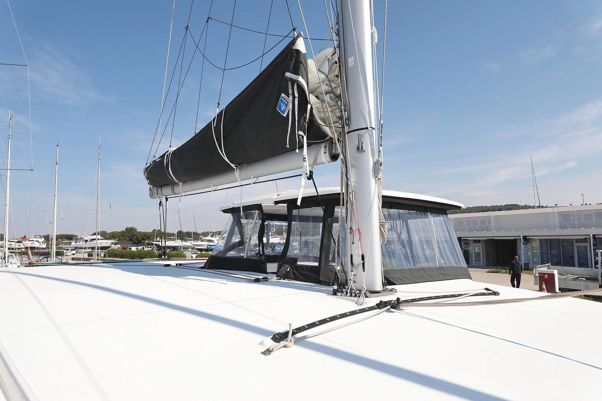 Lagoon 42 (LUNA)  - 51