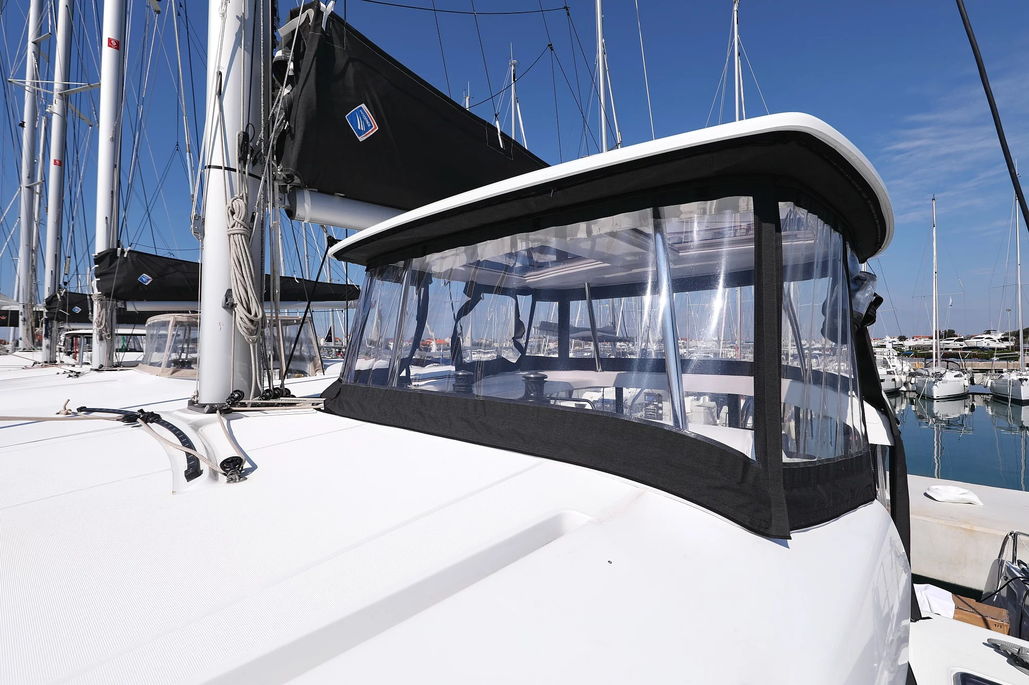 Lagoon 42 (LUNA)  - 57