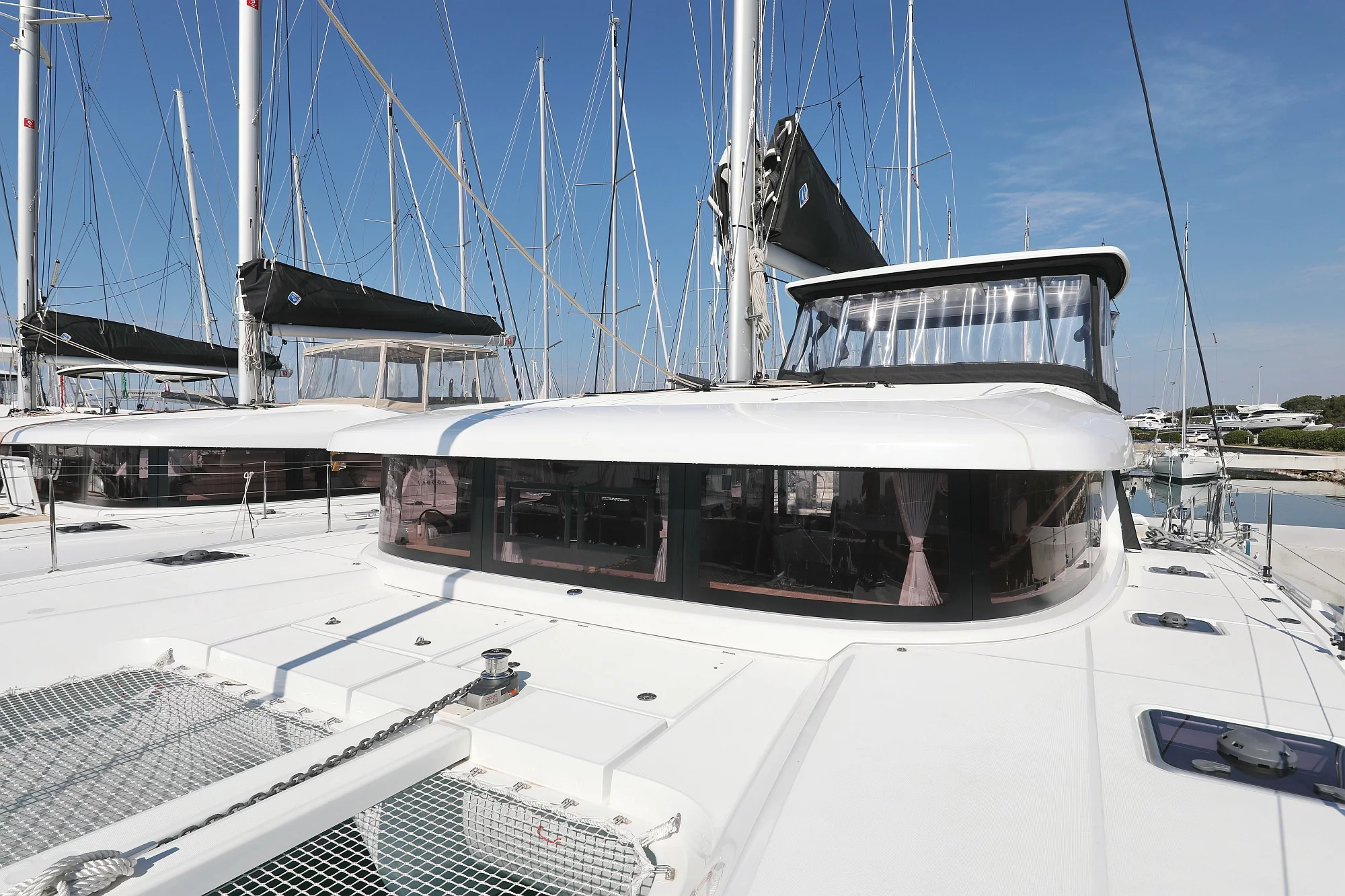Lagoon 42 (LUNA)  - 29